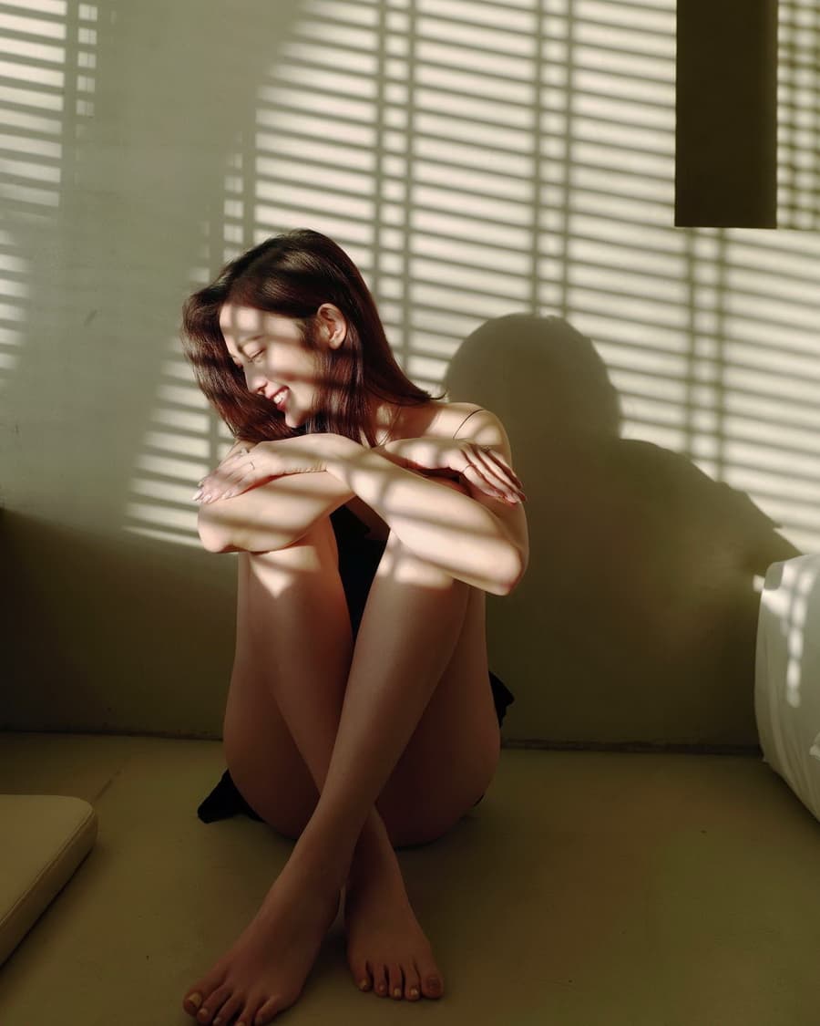 中国台湾网红美女模特,甜美的笑容抓人眼球