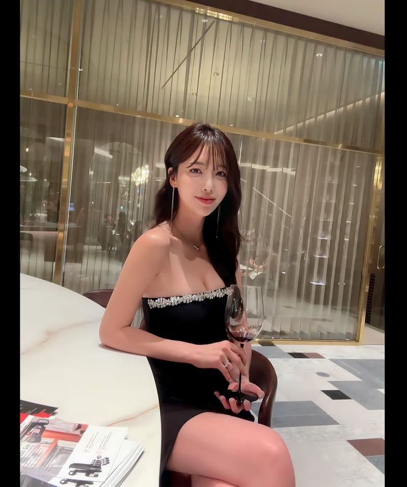 25岁韩国小姐姐写真，颜值与曲线并存（图11）