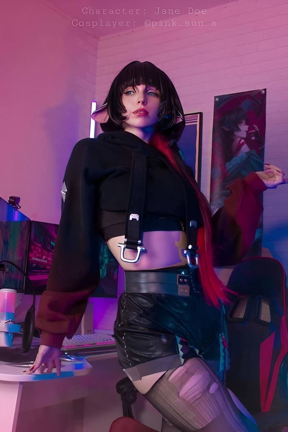 俄罗斯美女Cos《兔子洞》 初音 黑丝网袜兔女郎Cosplay美图