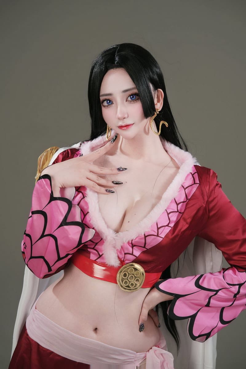 韩妹@milky__158 COS 海贼王 女帝 波雅·汉库克 御姐配小蛮腰作品 1