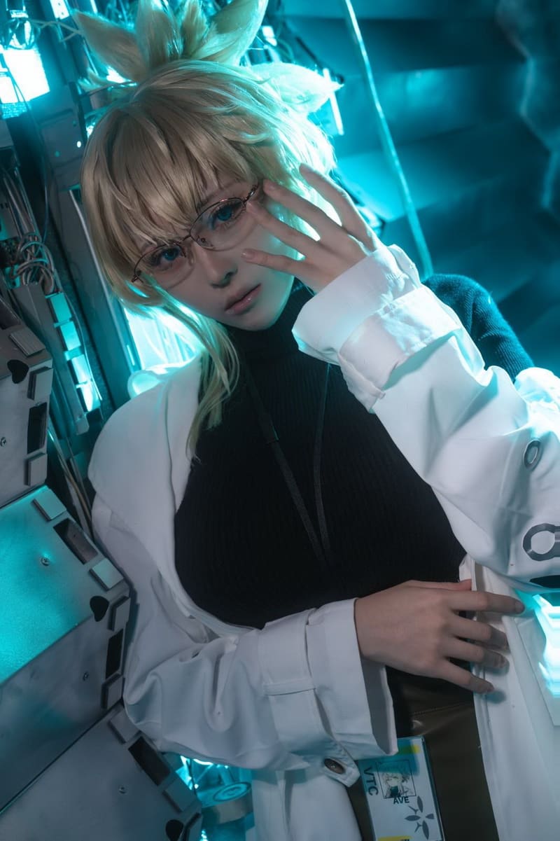 《星刃》女主伊芙Cosplay,性感大胸和翘臀细节完美还原