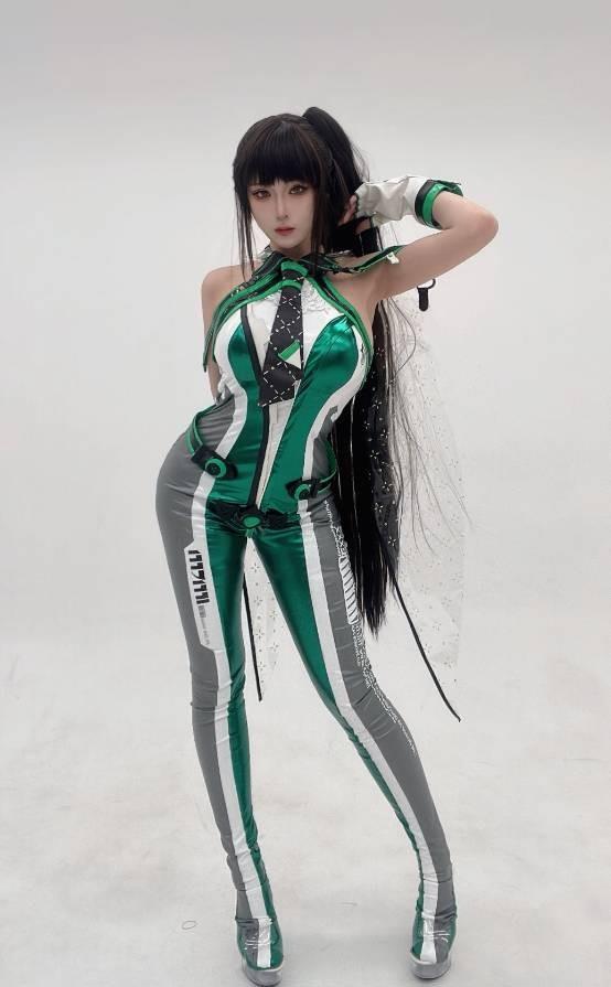 日本美女aya_cos_ache展现性感曲线,完美Cos《星刃》女主伊芙