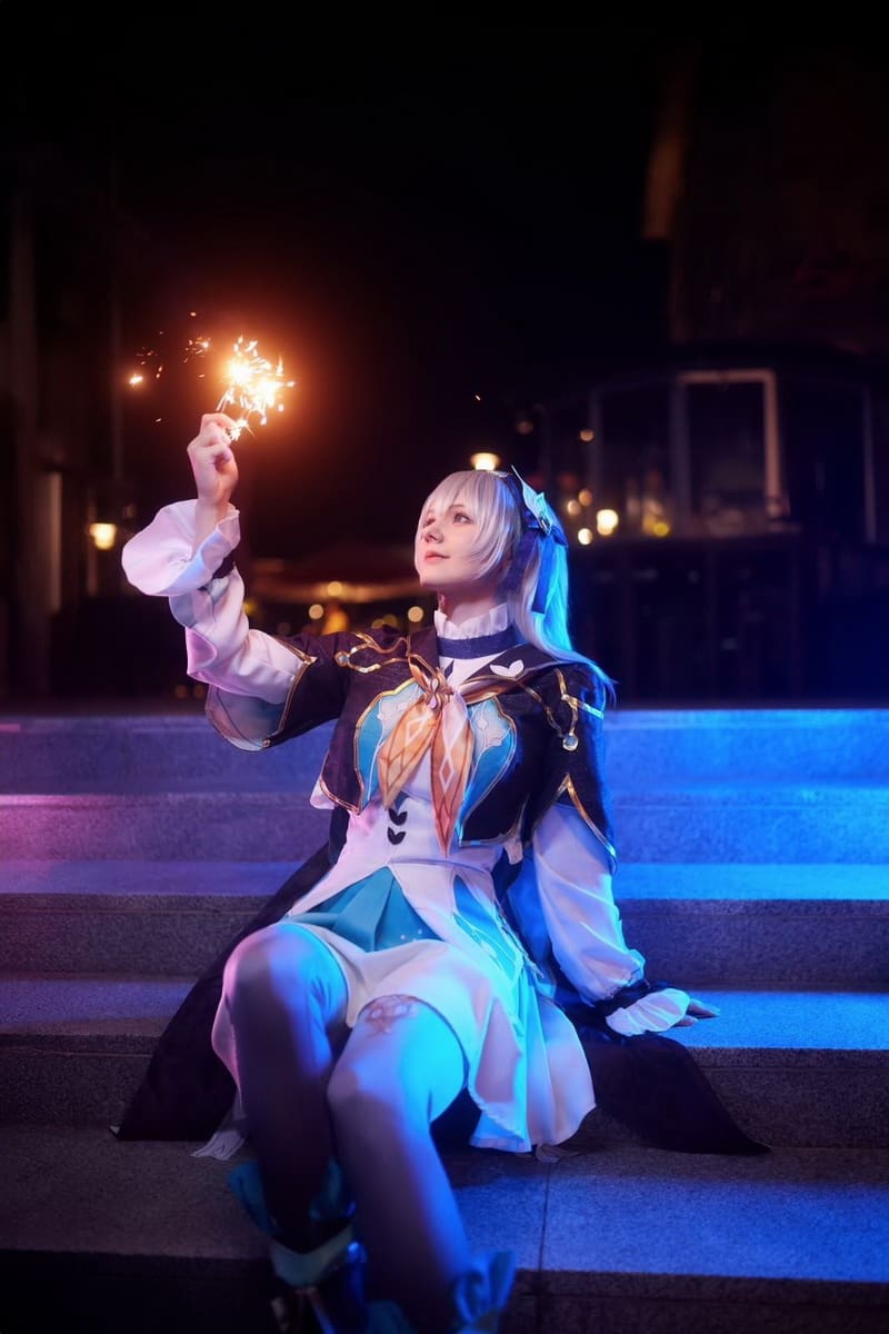 德国美女KaddiCosplay《巫师3》希里Cos作品，展现性感与力量