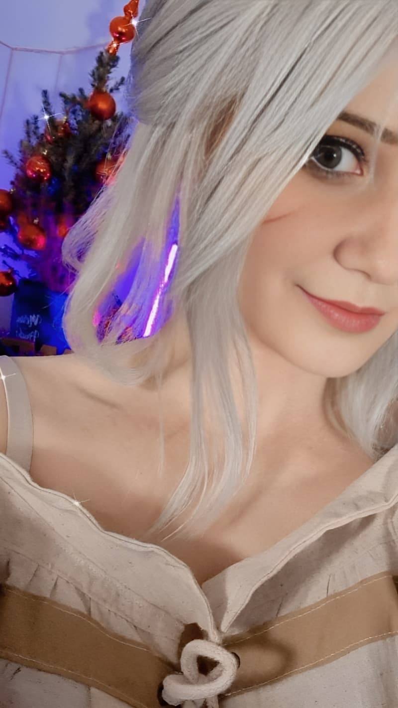 德国美女KaddiCosplay身穿《巫师3》希里服装，魅力四射