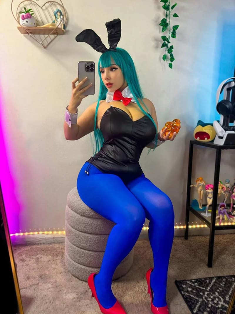 chanelflores完美演绎蒂法角色,修长腿部线条