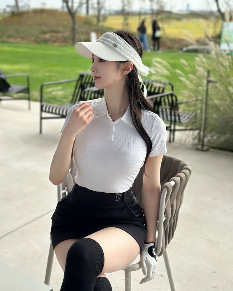 完美长腿和健美身材，Nanaring引领时尚潮流