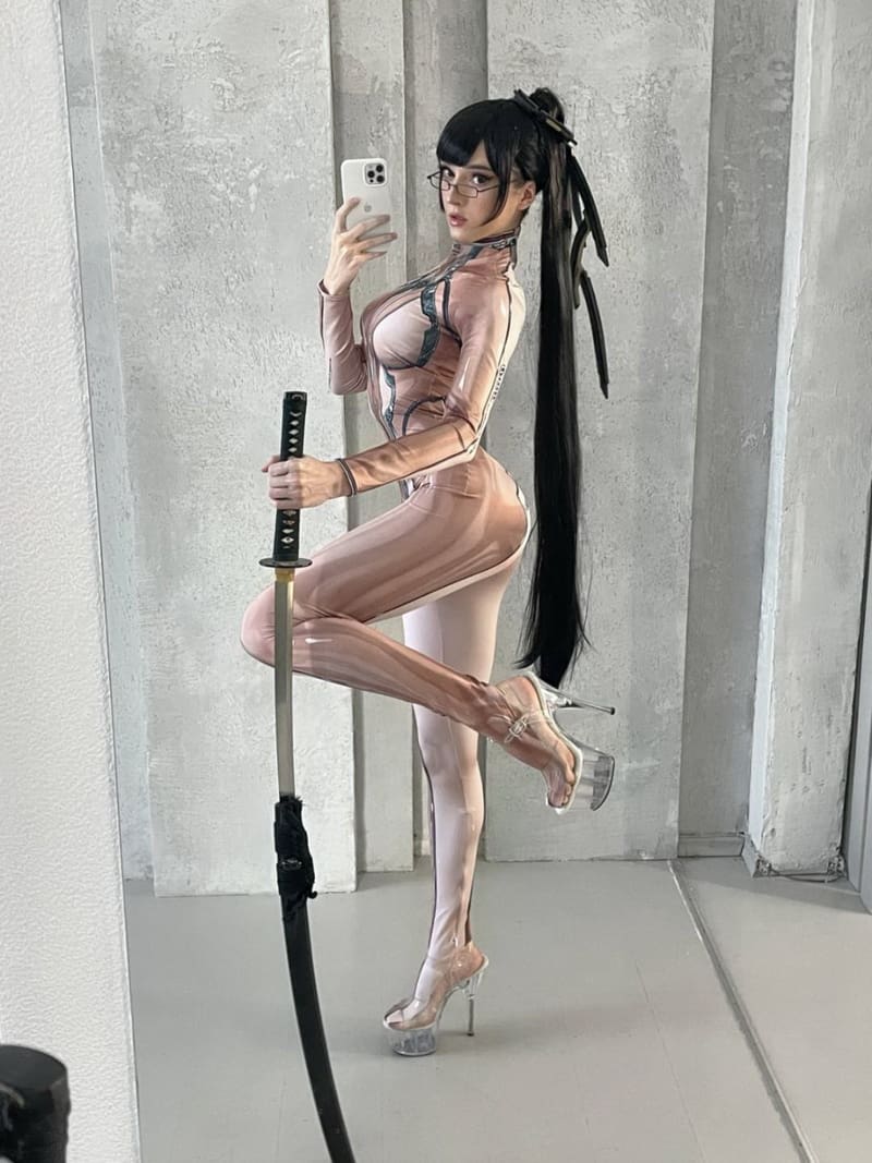 《星刃》女主伊芙Cosplay,CandyBall性感战衣美图赏
