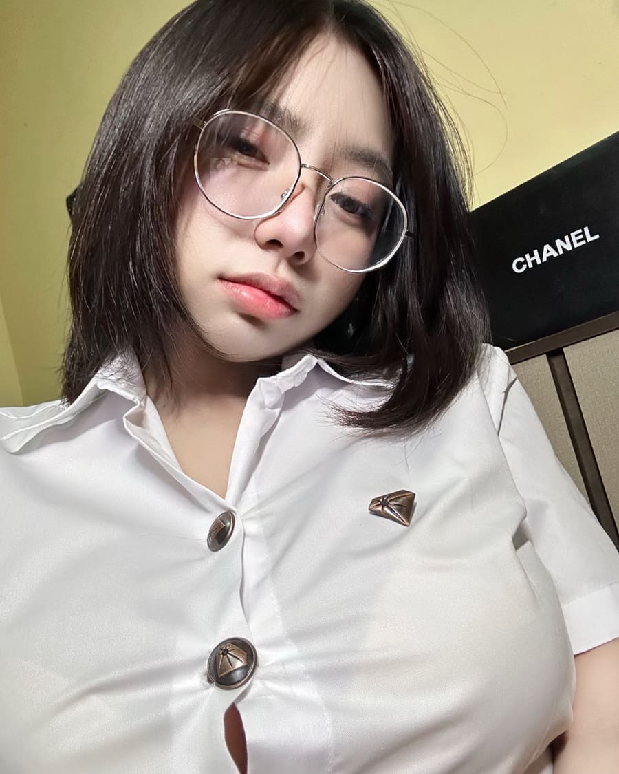 泰国美女Bxby Chalamx:白皙皮肤与性感身材的完美展示