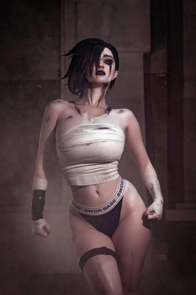 俄妹Hologana COS《LOL双城之战》蔚,强壮胸肌展现极致肉感