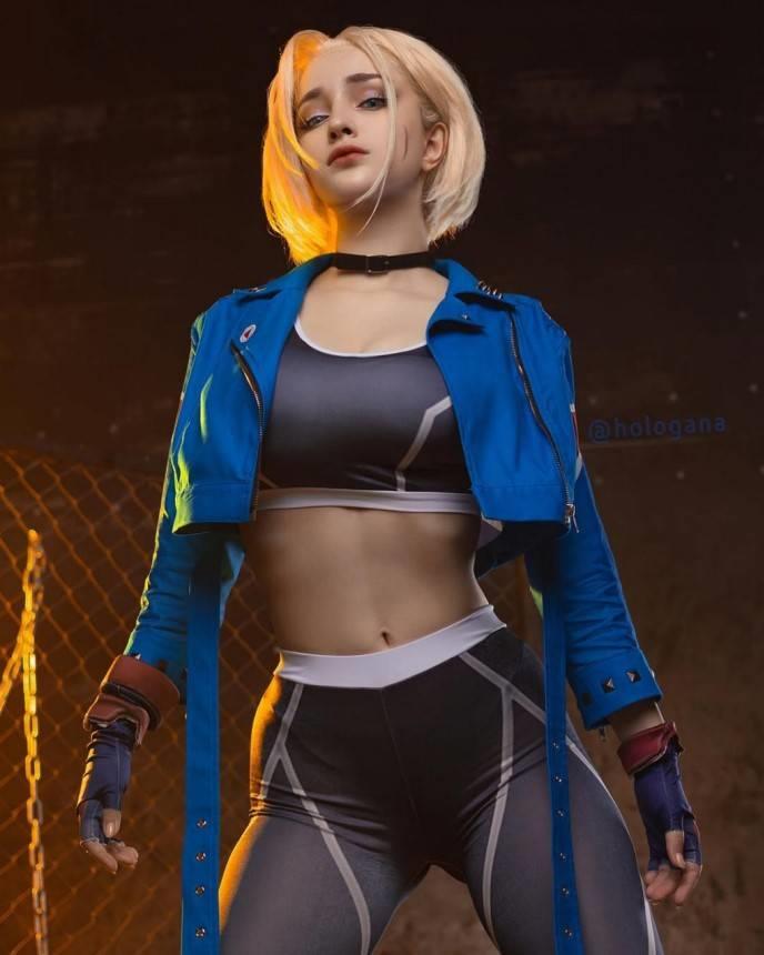 俄罗斯小姐姐COS《LOL双城之战》蔚,展现无与伦比的胸肌魅力