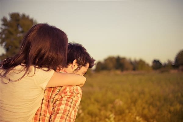 梦见逼婚意味着情感压力与自由渴望