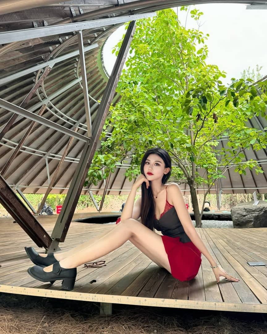 韩国模特Sissi的美丽与优雅完美结合