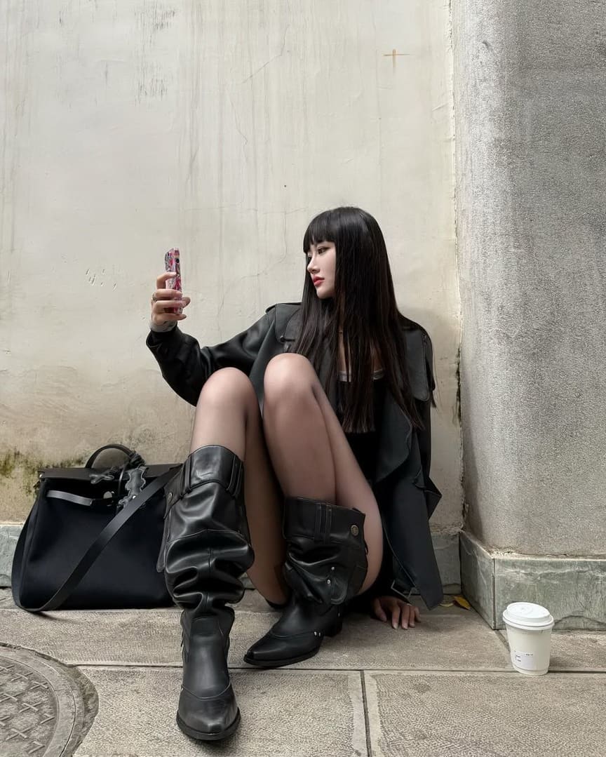 Sissi的美丽和优雅展现出顶级模特风范