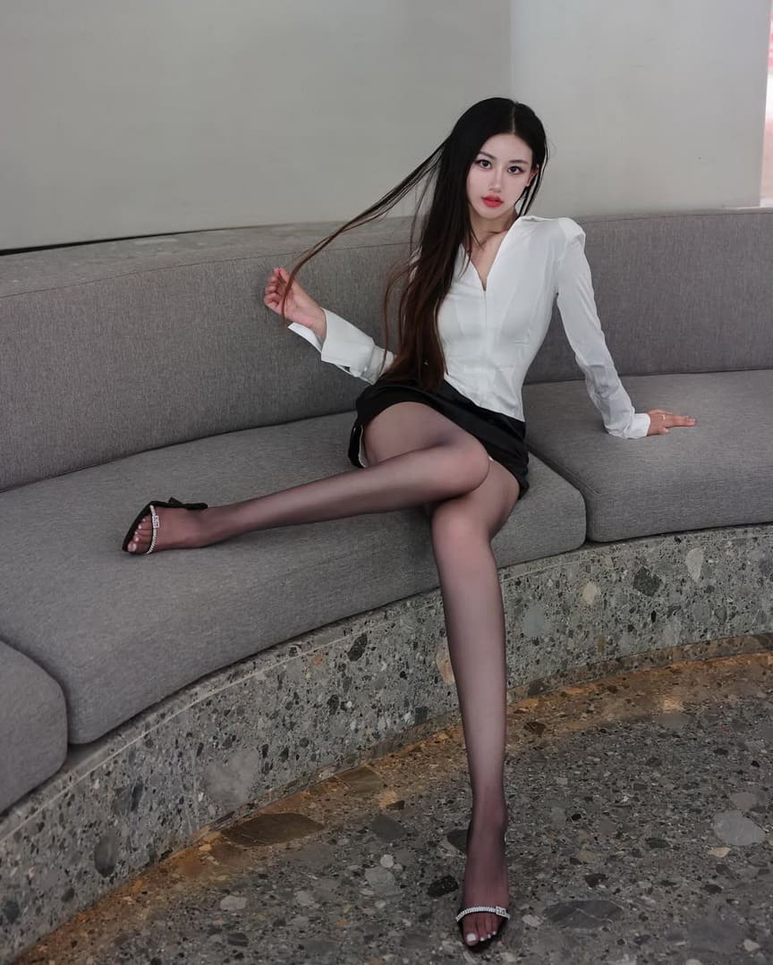 Sissi的完美造型展现了她与生俱来的模特气质