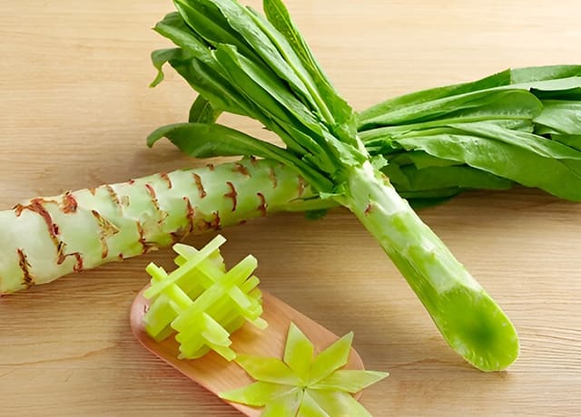 莴笋皮煮水的健康饮品,促进消化、增强免疫力