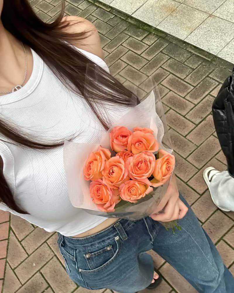 Kirome身材凹凸有致，展现完美腰臀比