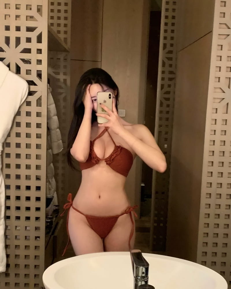 Kirome展示美丽的腰臀比，成为健身圈的标杆