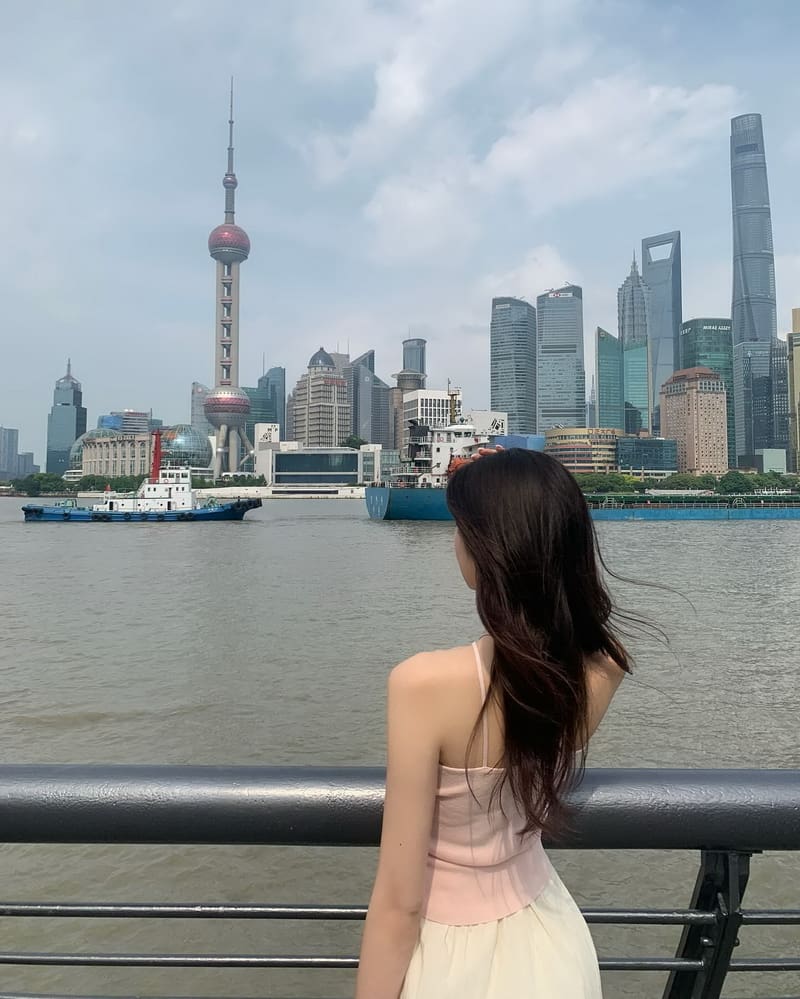 Kirome完美身材曲线，展现自信美丽