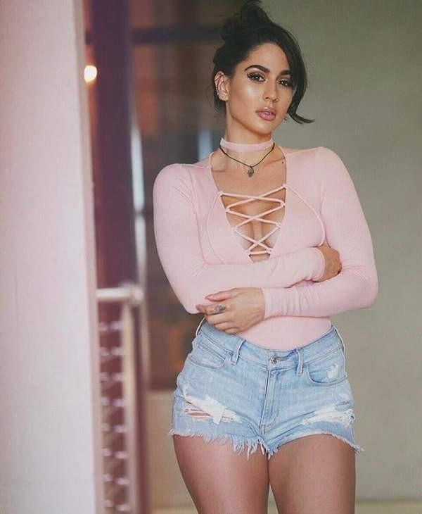 HOPE HOWARD通过坚持不懈的训练,塑造出一个健康自信的形象