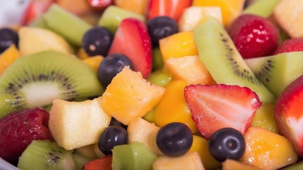 火龙果富含纤维和铁,有助于预防贫血