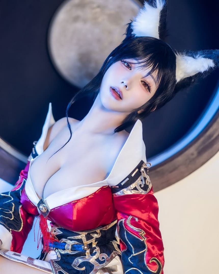 尹雪花全新Cosplay造型,完美诠释角色魅力