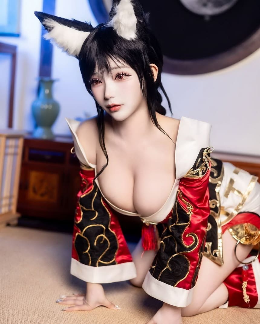 尹雪花化身游戏女神,造型精致吸睛