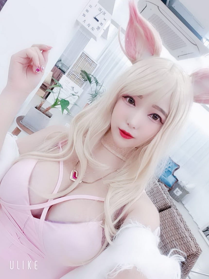 尹雪花新体模Cos照,惊艳亮相