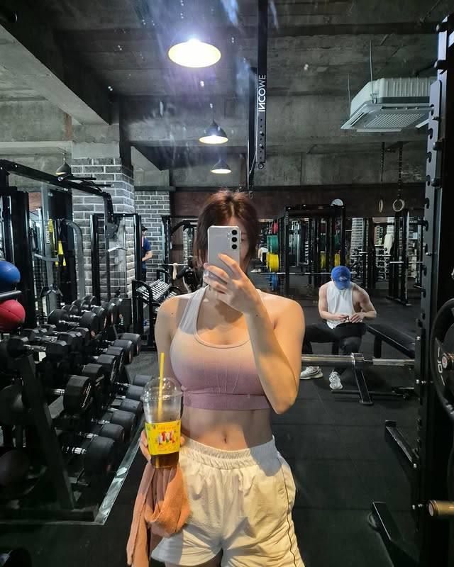 健康体态与美丽外貌,展现女性力量