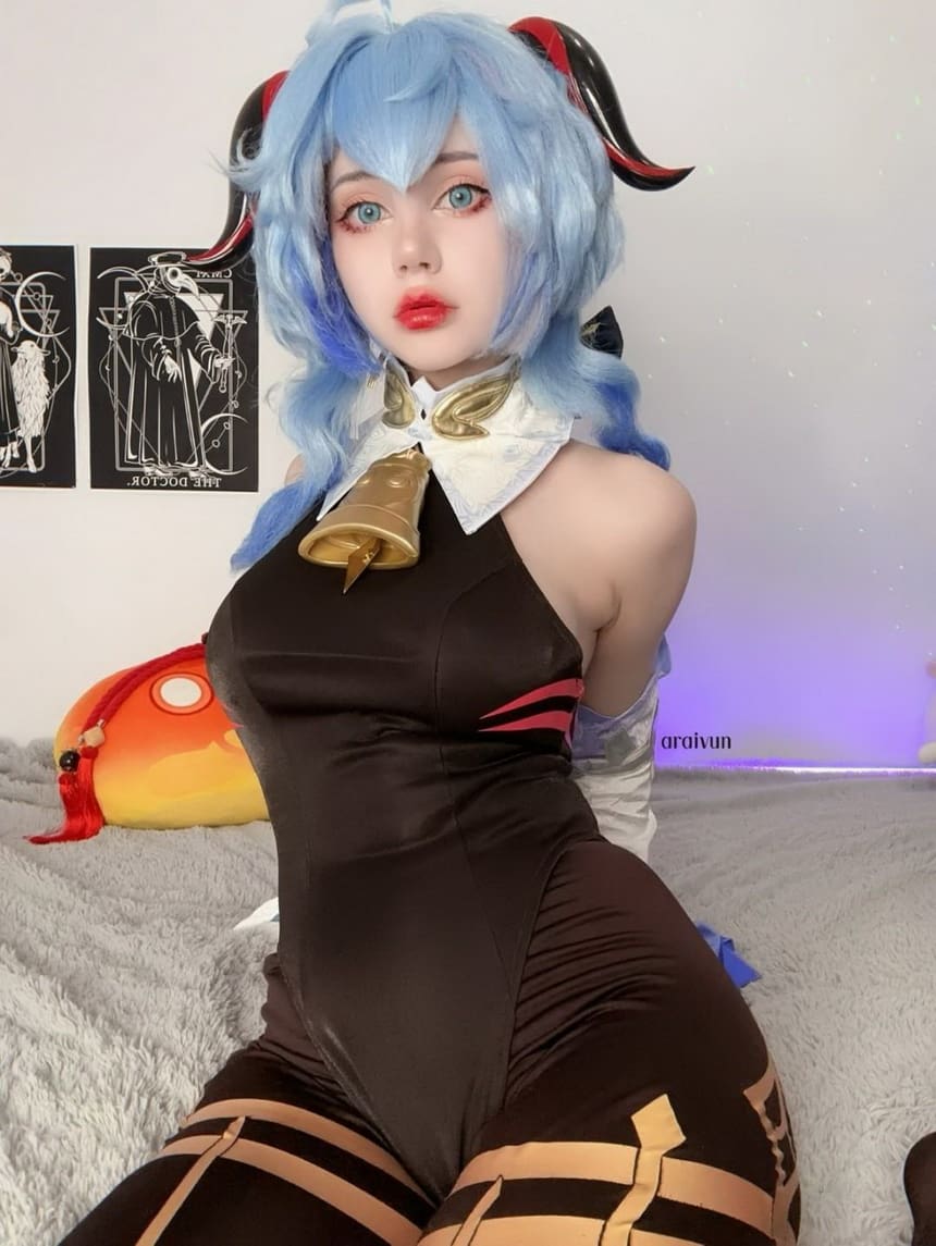 俄罗斯美女araivunCOS美图,展现性感魅力