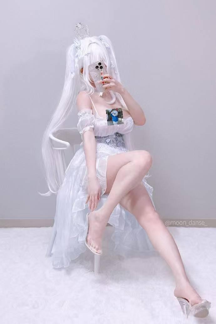 妮姬Cosplay美图 服装细节高度还原