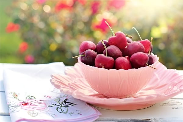 樱桃象征好运与幸福,梦中预示好消息