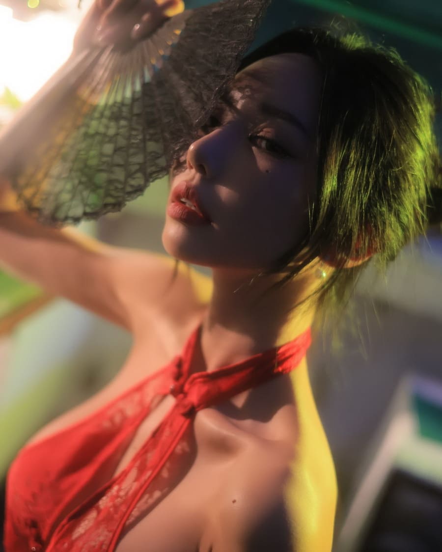 色色蕾丝内衣，展示性感身材