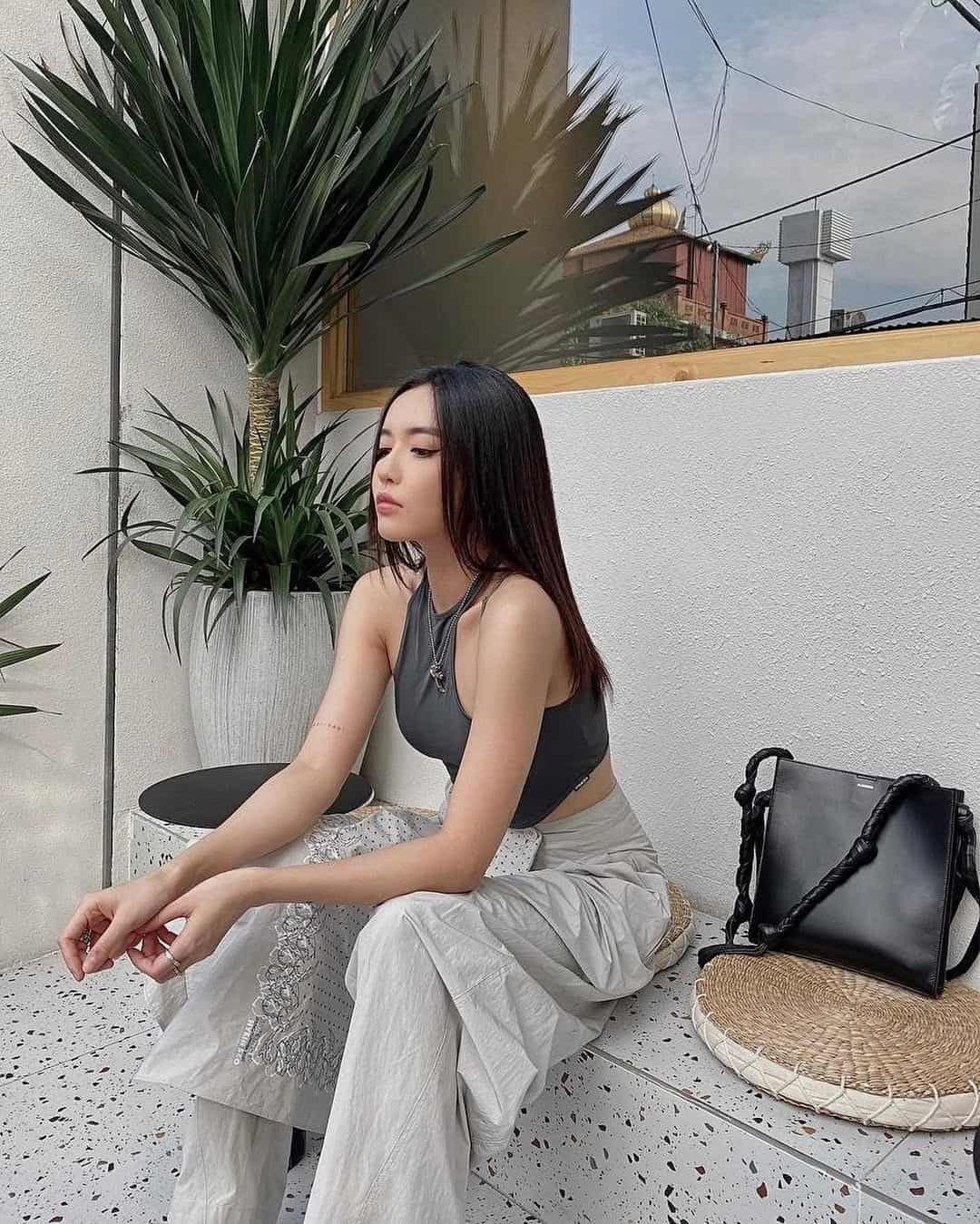 Bich Phuong时尚大片,光影交错间更显迷人
