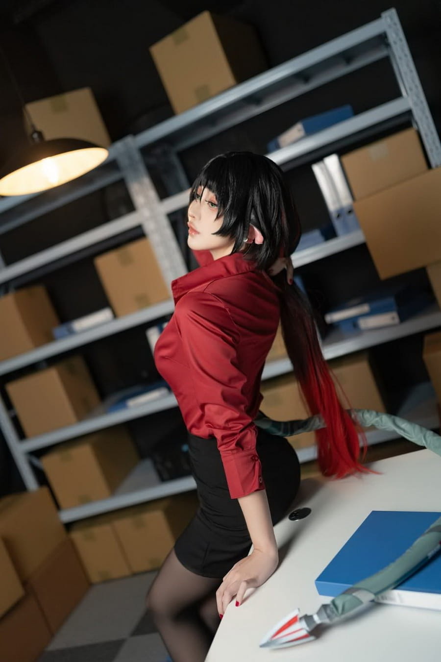 台湾玄子Cos红色服装造型,展现火辣身材