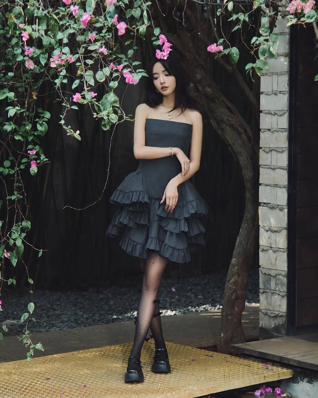 Bich Phuong露肩礼服,迷人锁骨尽显性感