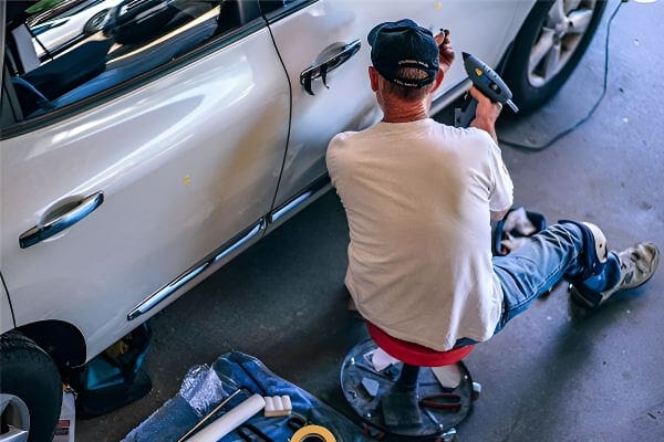 梦见修车的寓意,象征生活中的修复和调整