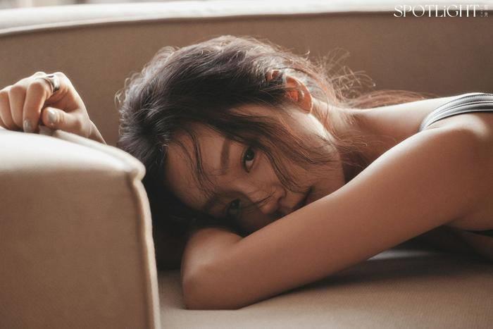 李惠利展现成熟魅力，成为中国杂志封面女主角