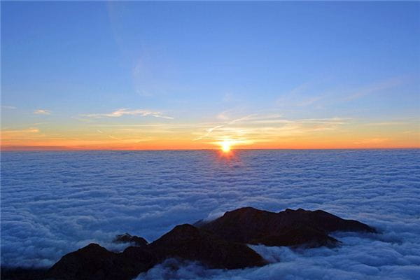 梦见旭日东升,象征好运和幸福