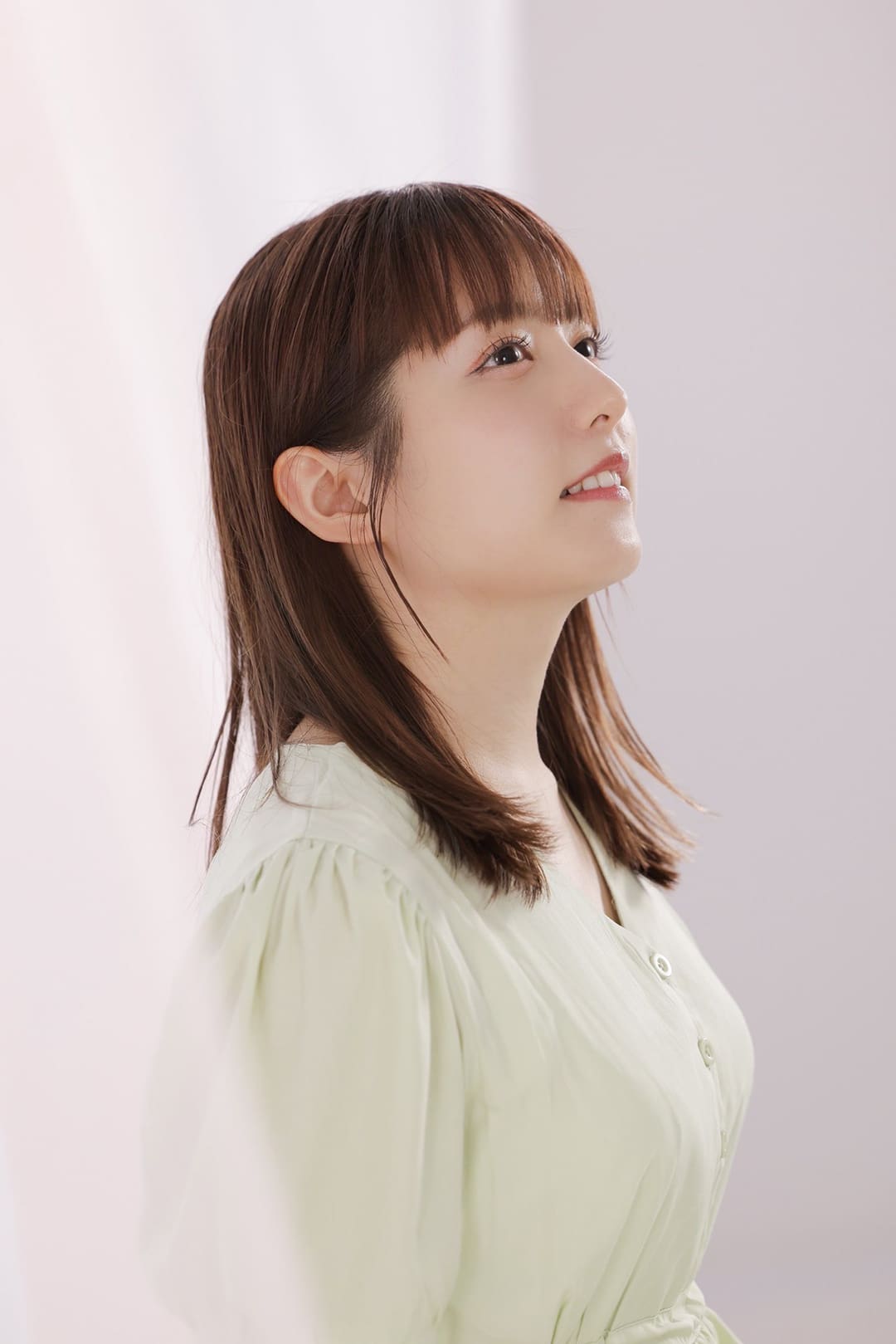 矢野爱茉写真展现青春活力