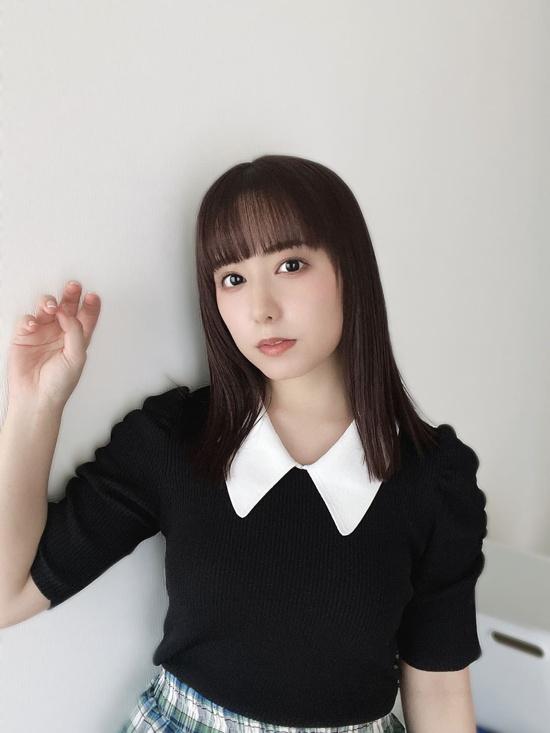 矢野爱茉在活动中展示自信微笑,成为焦点人物