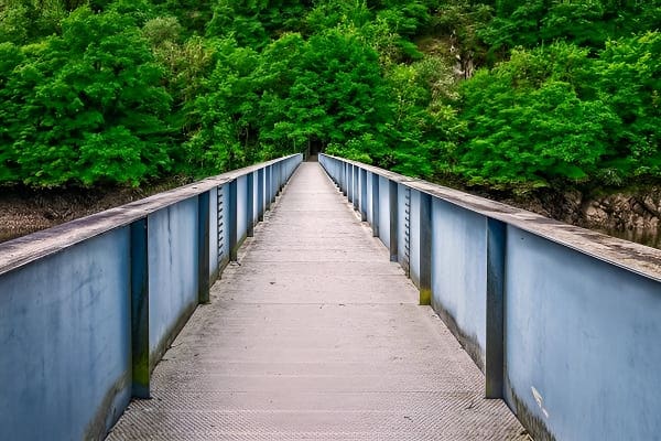 神秘人行过梦境之桥