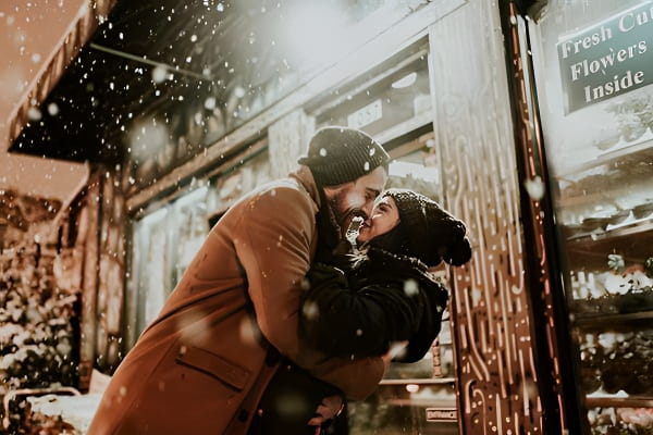 梦见抱女人的不同含义和详解