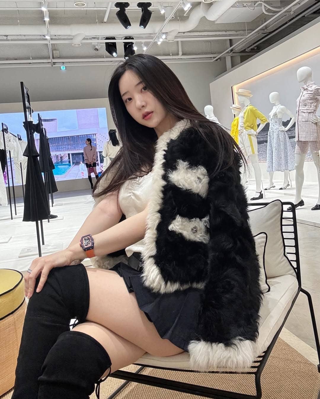 申在恩散发清新气质的美照