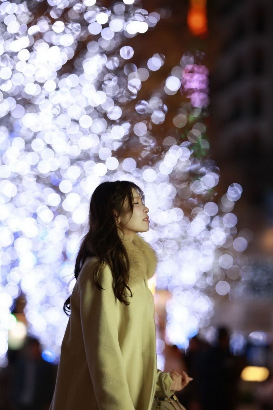 响蓮展现清新脱俗的御姐气质