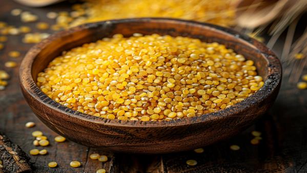 黄酒和糯米酒的原料不同