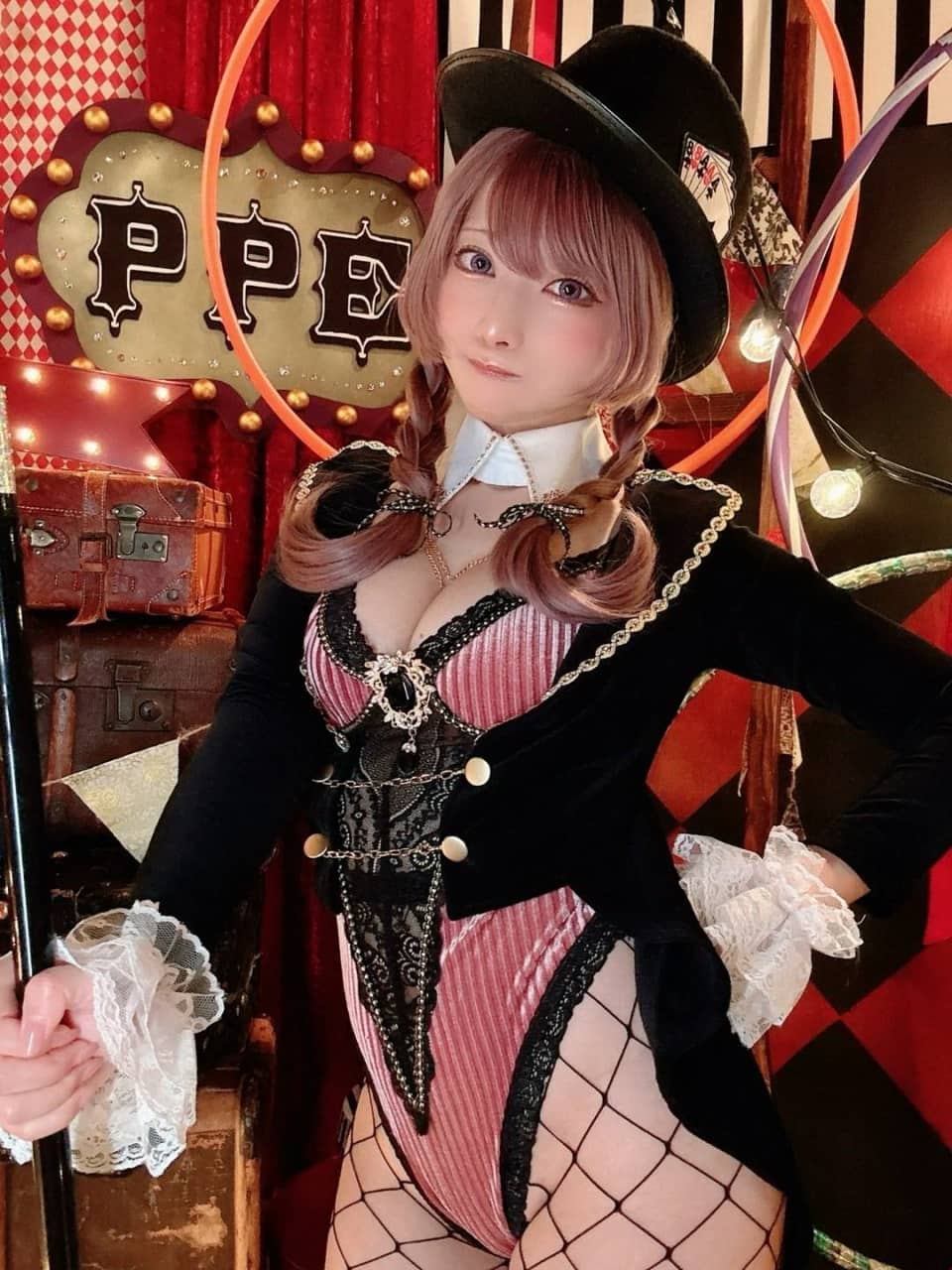 宫本彩希展现梦幻般COS风格