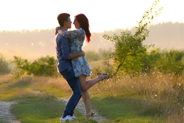 梦见丈夫和别的女人在一起解梦说明