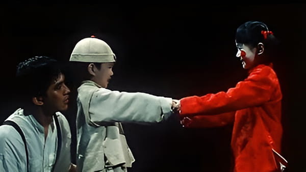 小僵尸卖萌剧照