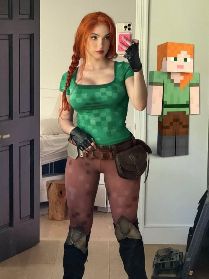 游戏角色cosplay全身造型展示