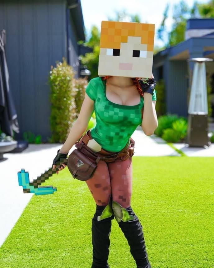 《我的世界》真人版性感演绎